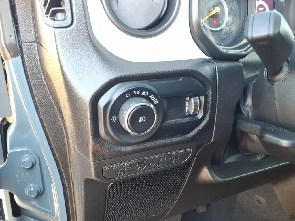 Used 2024 Gray Jeep Sport S image 18