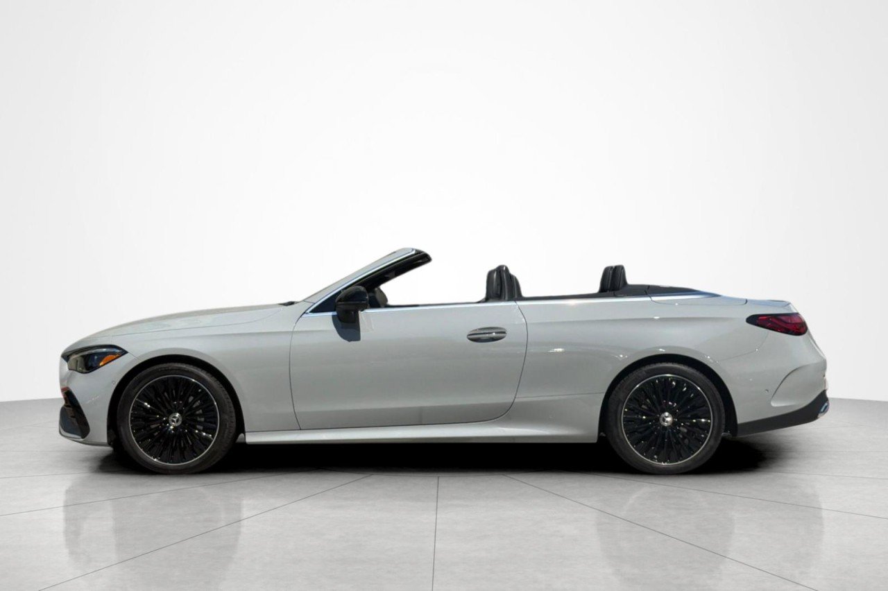 New 2027 MANUFAKTUR Alpine Grey Mercedes-Benz CLE 300 4MATIC® Cabriolet image 2
