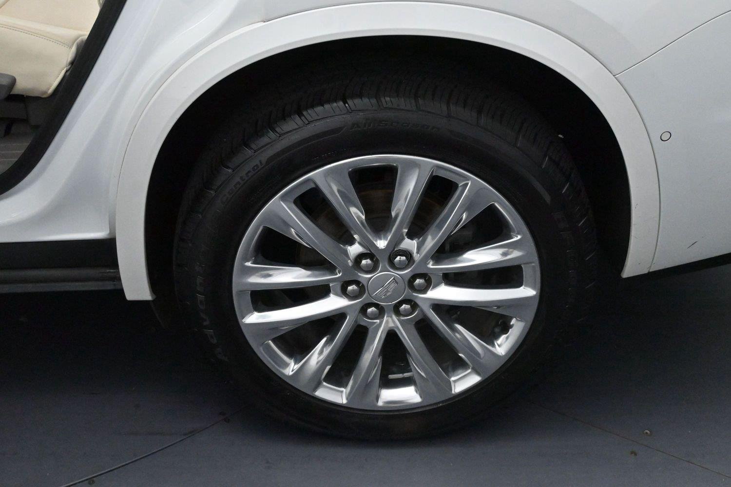 Used 2020 CRYSTAL WHITE TRICOAT Cadillac AWD Premium Luxury image 33