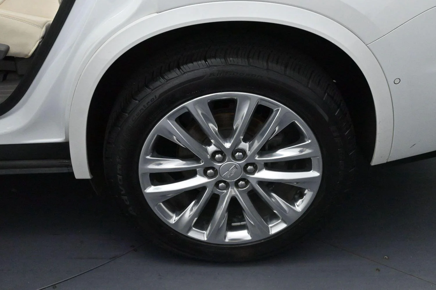 Used 2020 CRYSTAL WHITE TRICOAT Cadillac AWD Premium Luxury image 33