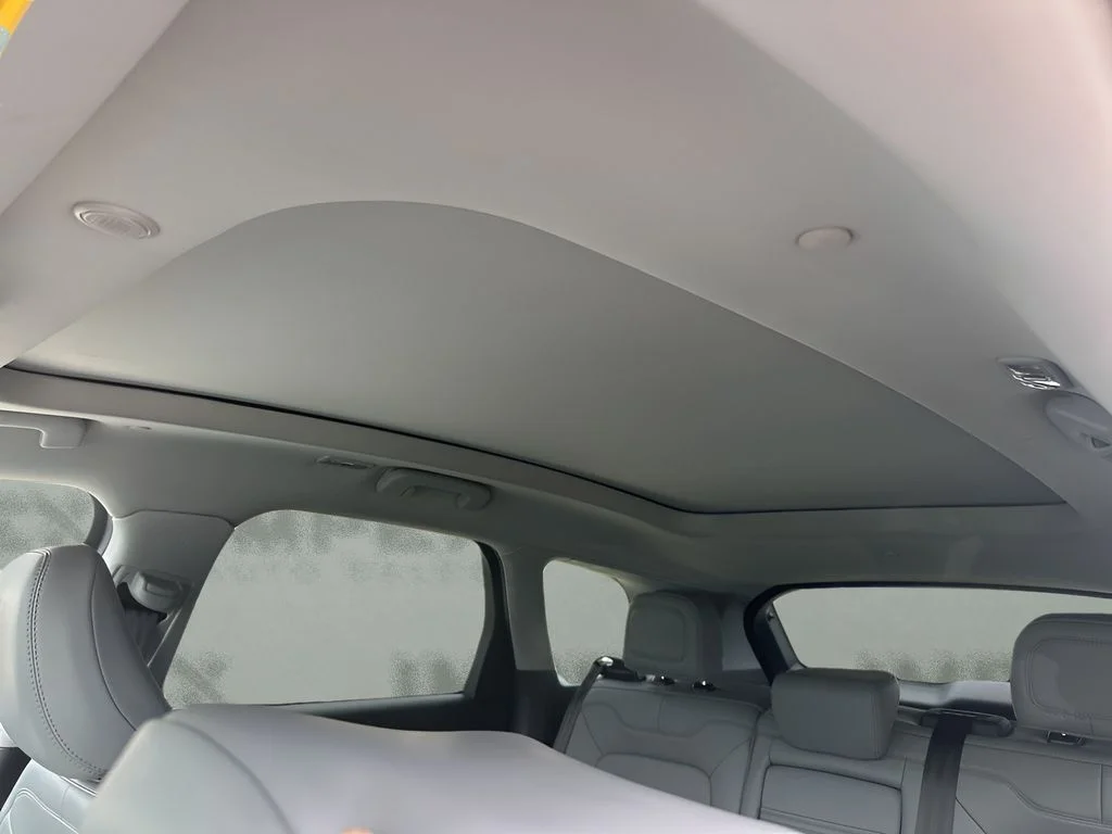 Used 2022 Gray Lincoln Standard image 10