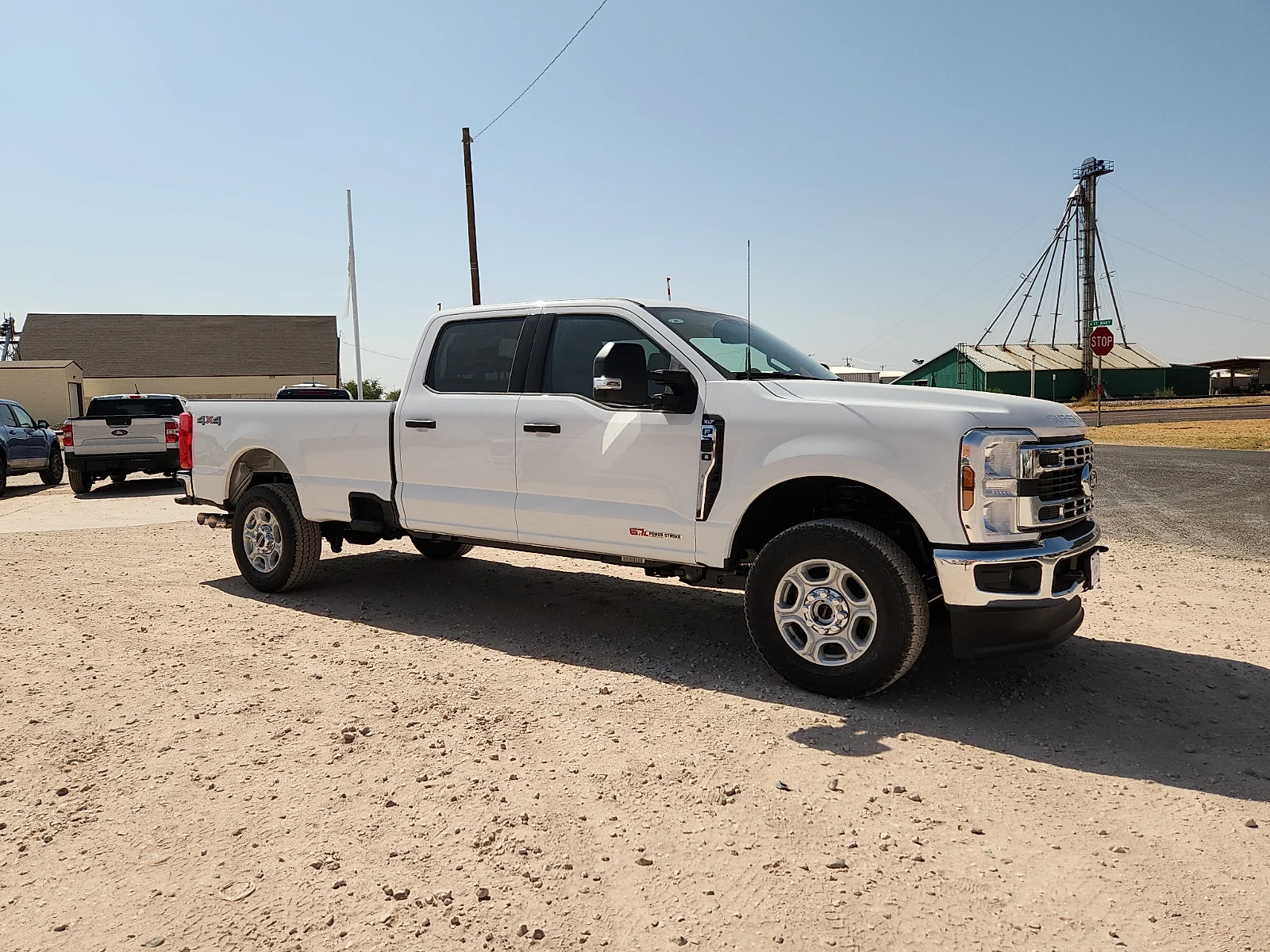 New 2027 Oxford White Ford XLT image 8
