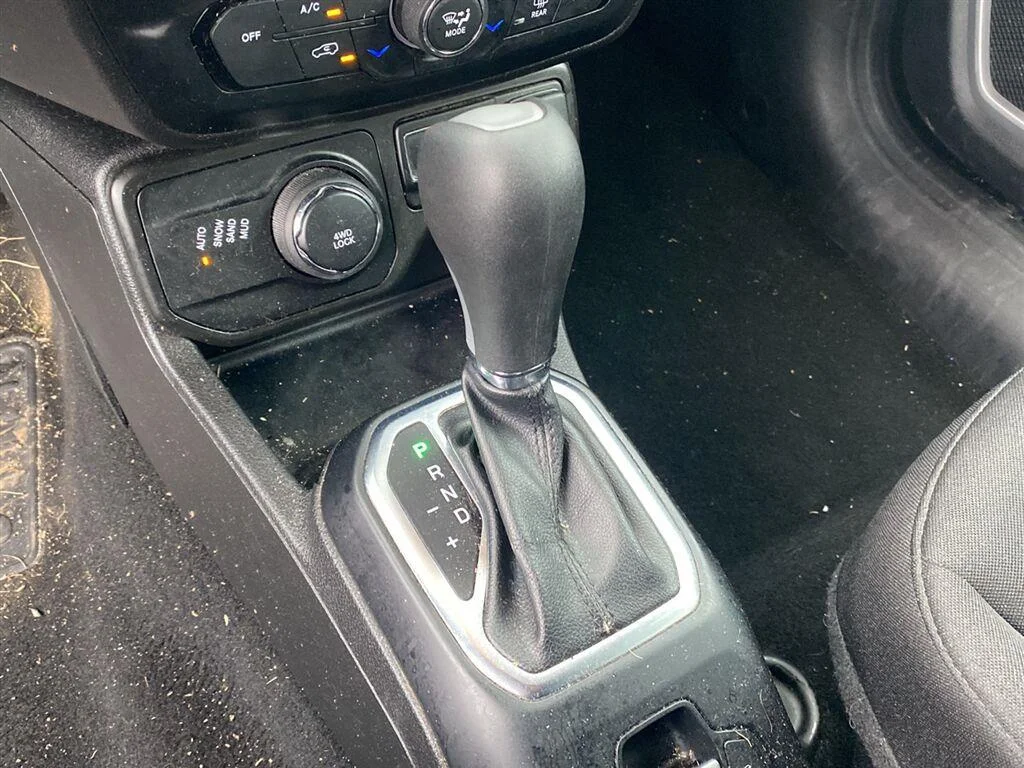 Used 2018 Omaha Orange Jeep Sport image 20