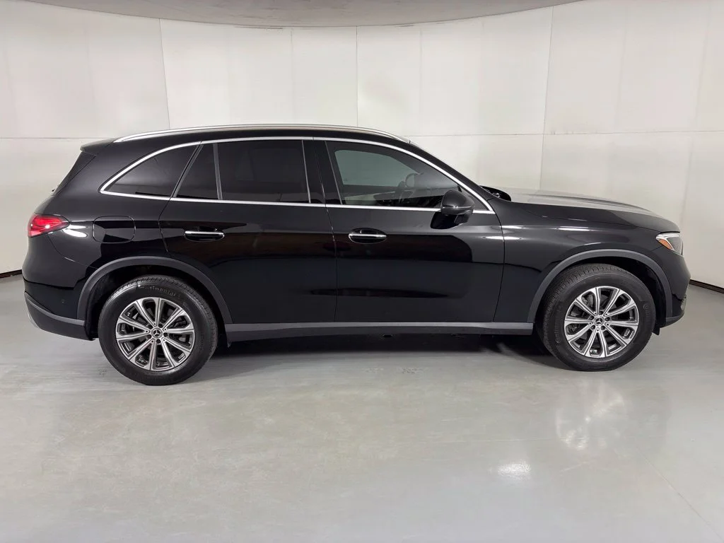 Used 2025 White Mercedes-Benz GLC 300 image 9