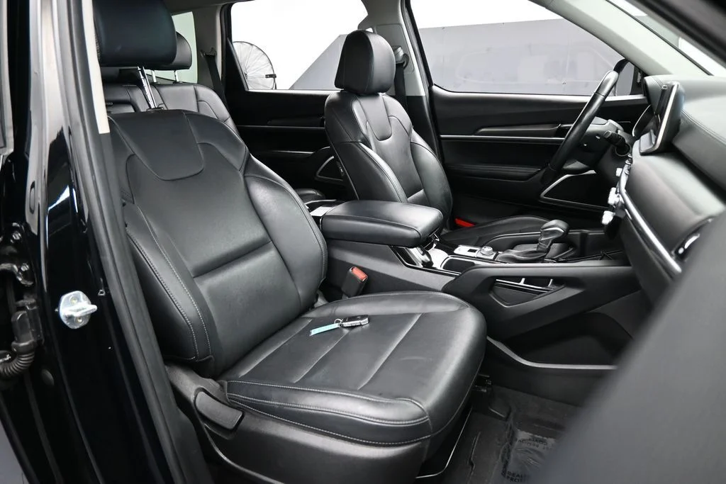 Used 2022 Ebony Black Kia LX image 48