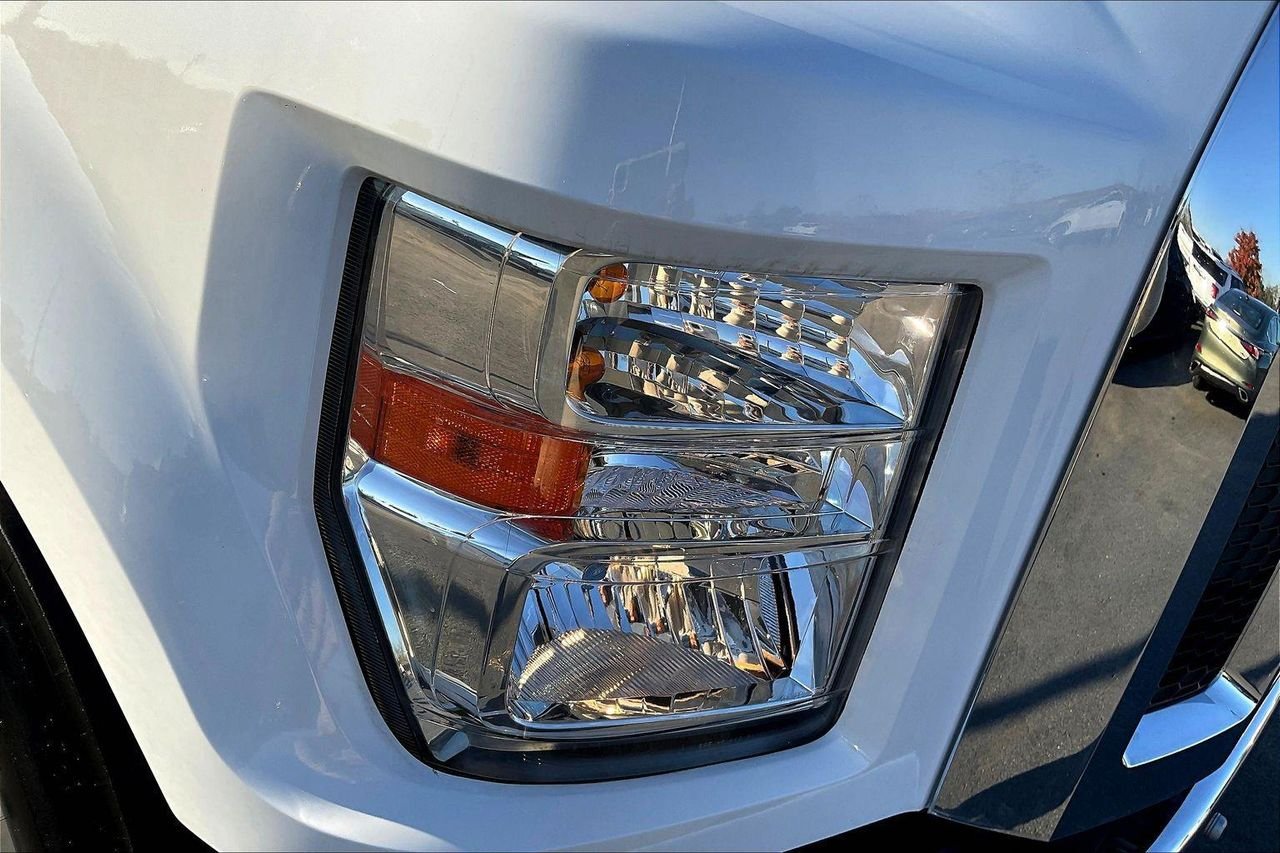 Used 2021 OXFORD WHITE Ford EXTENDED CAB CHASSIS-CAB image 29