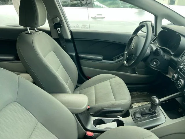 Used 2016 Silver Kia LX image 10