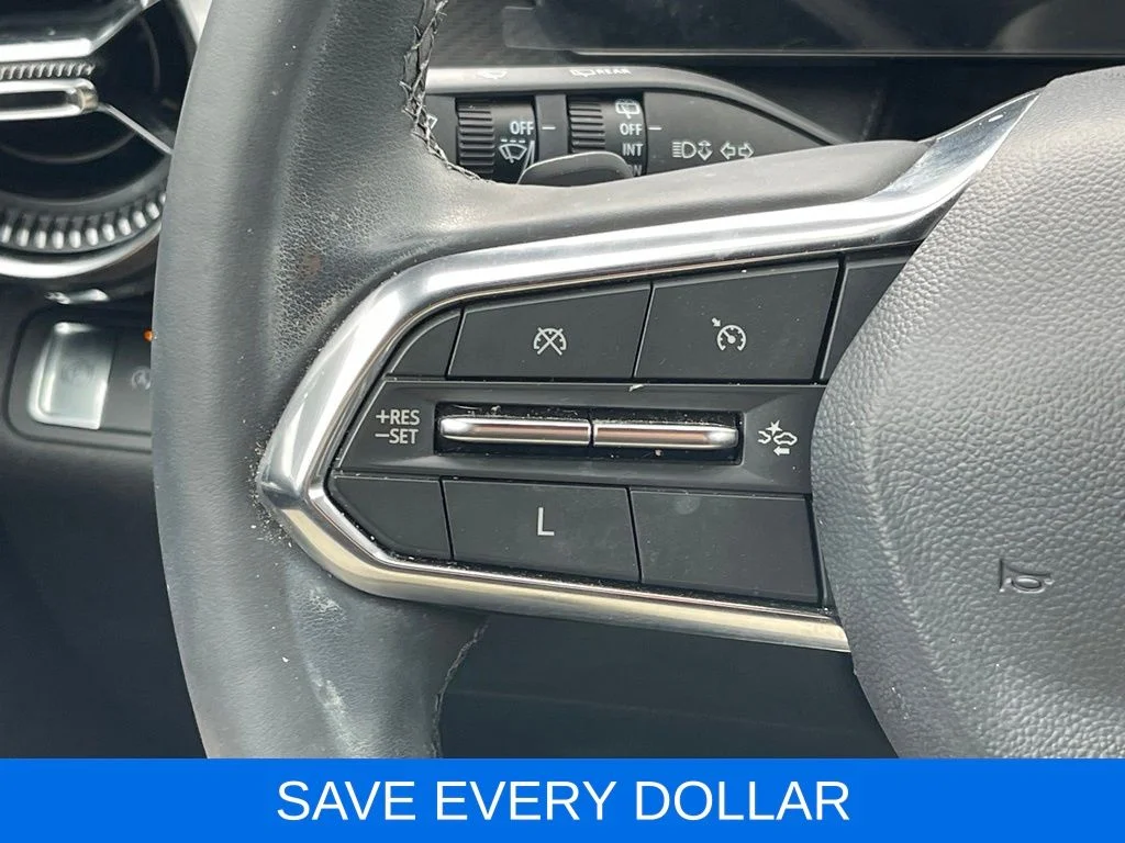 Used 2025 White Chevrolet LT image 16