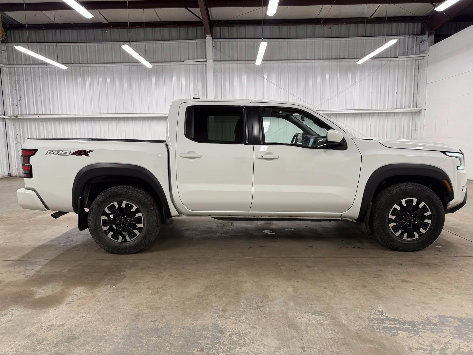 Used 2023 White Nissan PRO-4X image 5