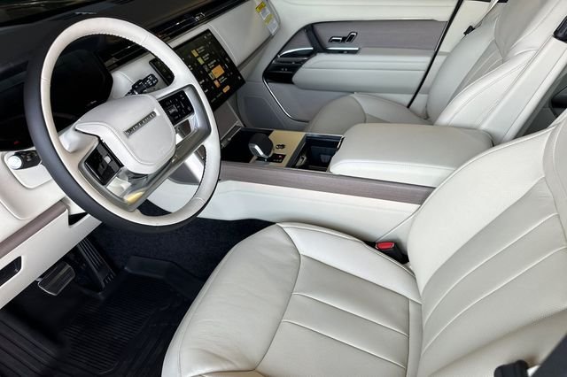 New 2026 Amethyst Grey Purple in Gloss finish Land Rover SE image 9