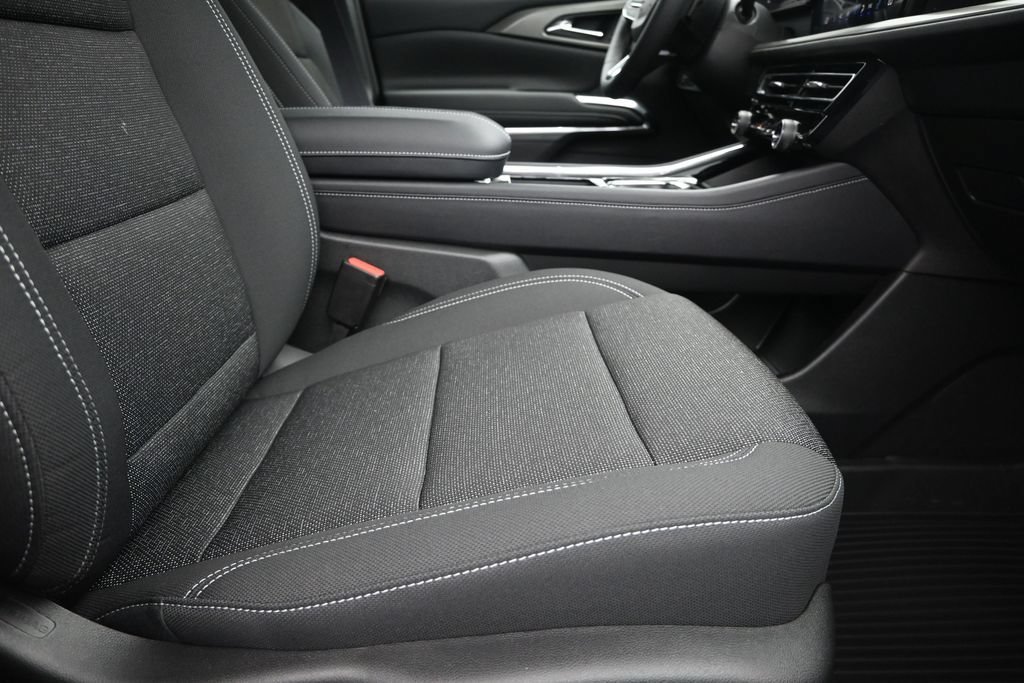 2027 Chevrolet Traverse LT - Photo 25