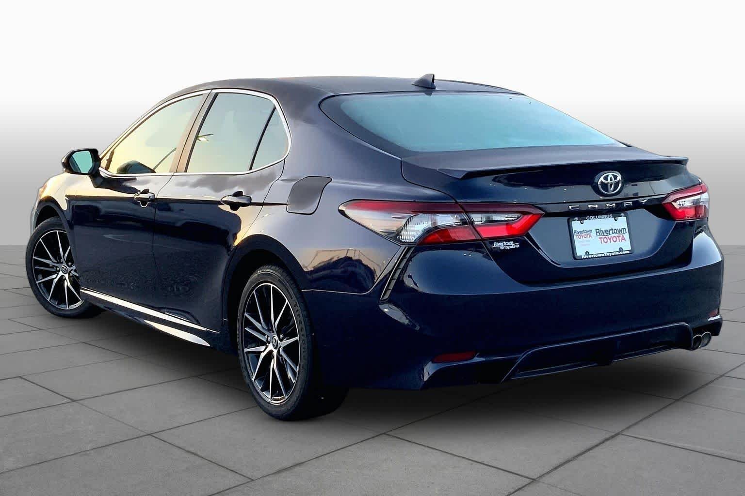Used 2022 BLUE Toyota SE image 11