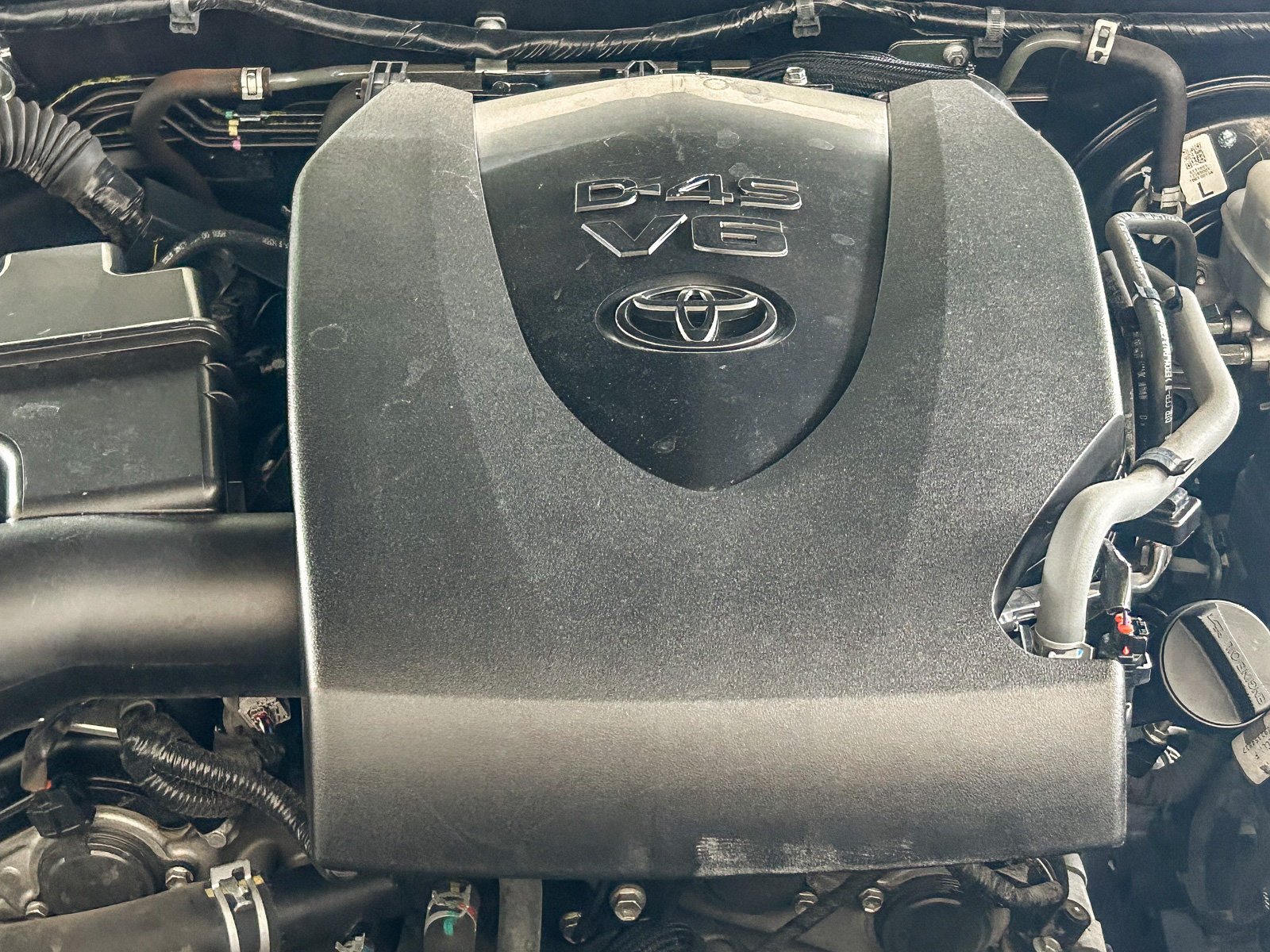 Used 2018 MAGNETIC GRAY MET TOYOTA TRUCK SR5 image 26