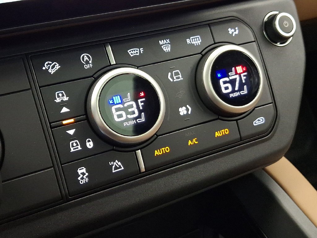 New 2026 Fuji White Land Rover X-Dynamic SE image 12