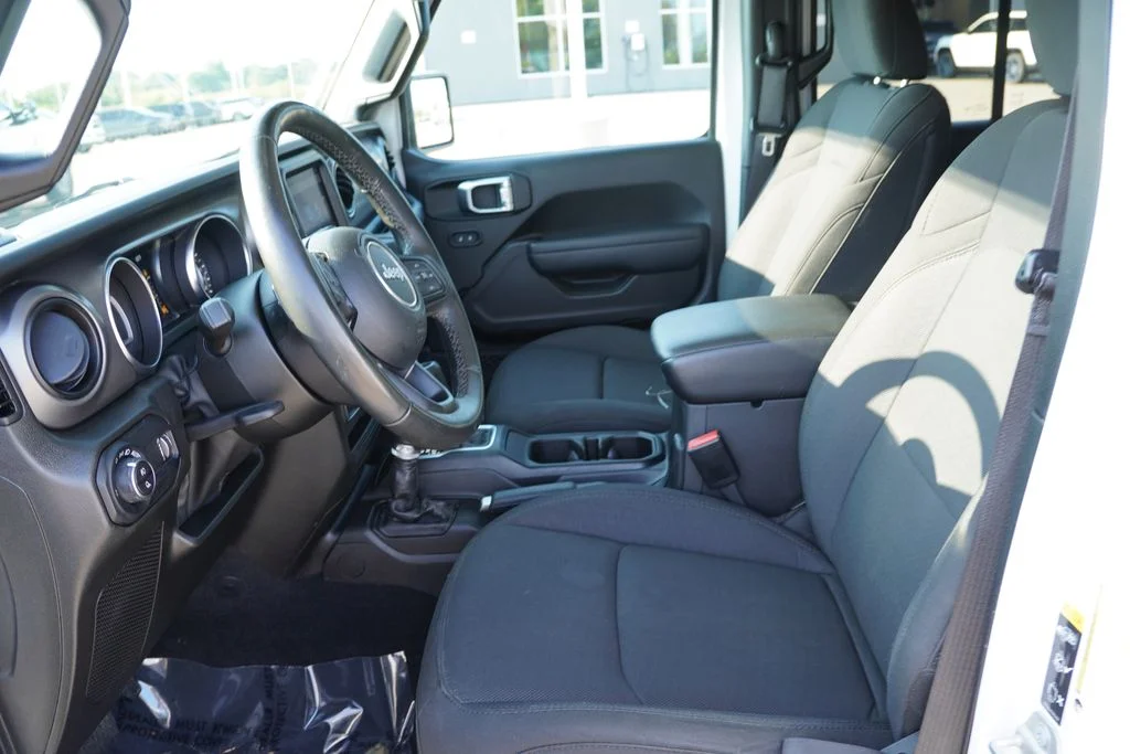 Used 2023 White Jeep Willys image 15