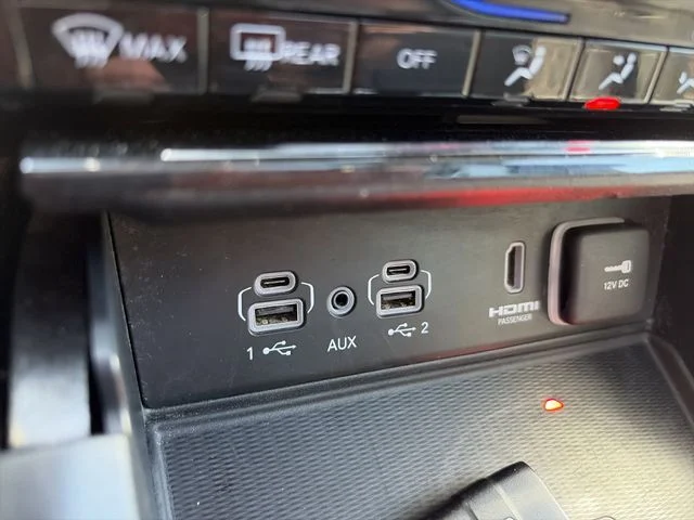 Used 2023 Red Jeep Summit image 23