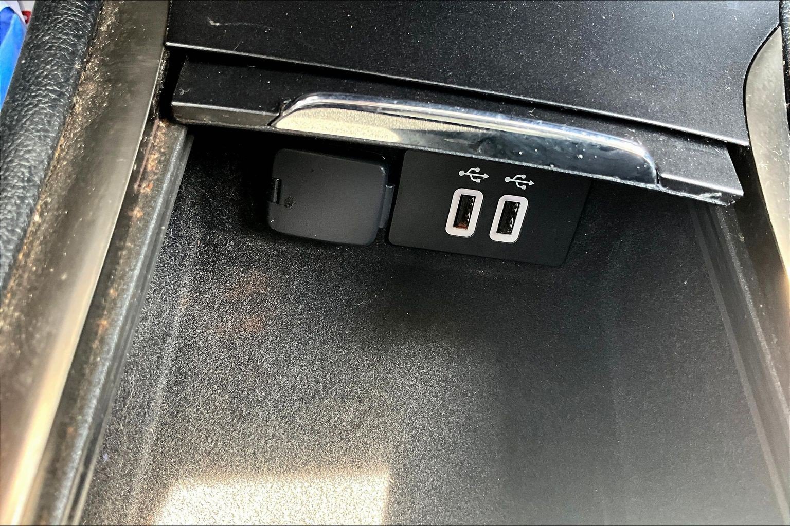 Used 2019 Brown Lincoln Select image 12