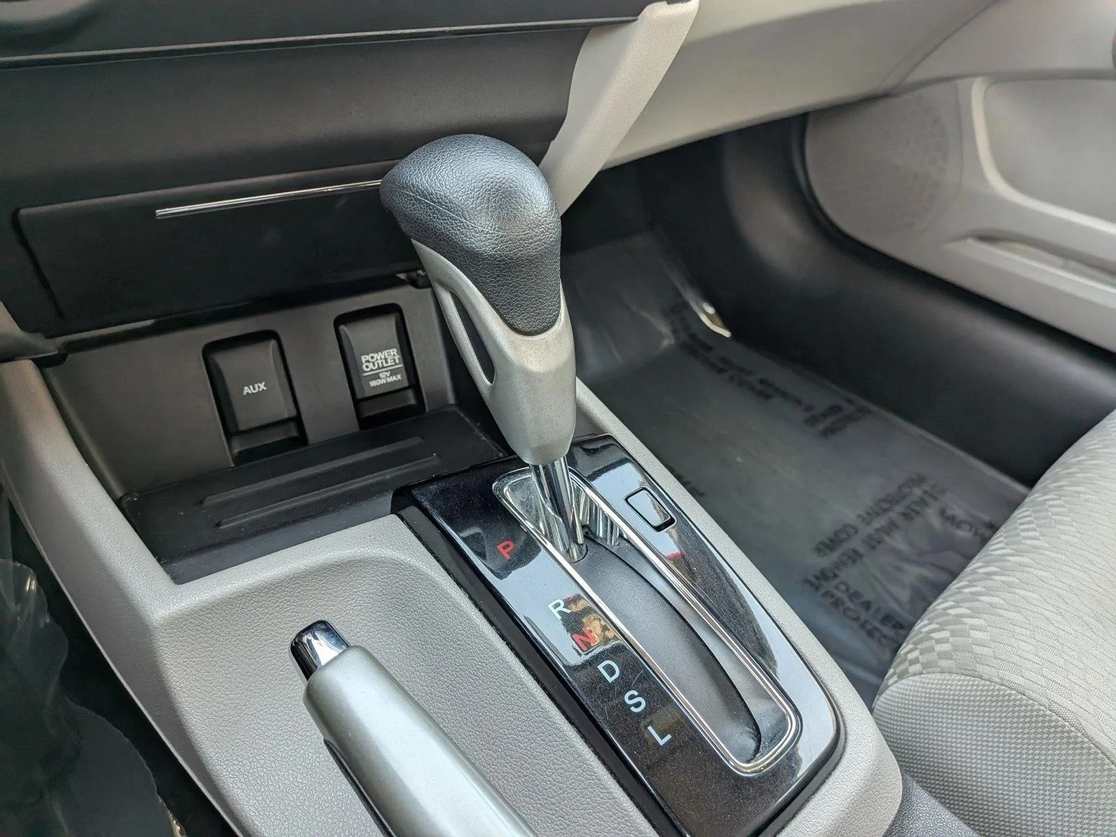 Used 2014 Silver/Gray Honda LX image 20