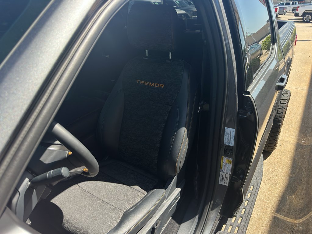 Used 2025  Ford Tremor image 31