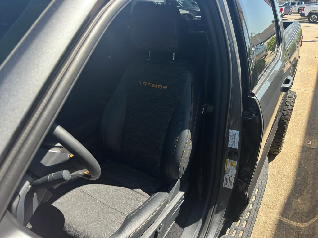 Used 2025  Ford Tremor image 31