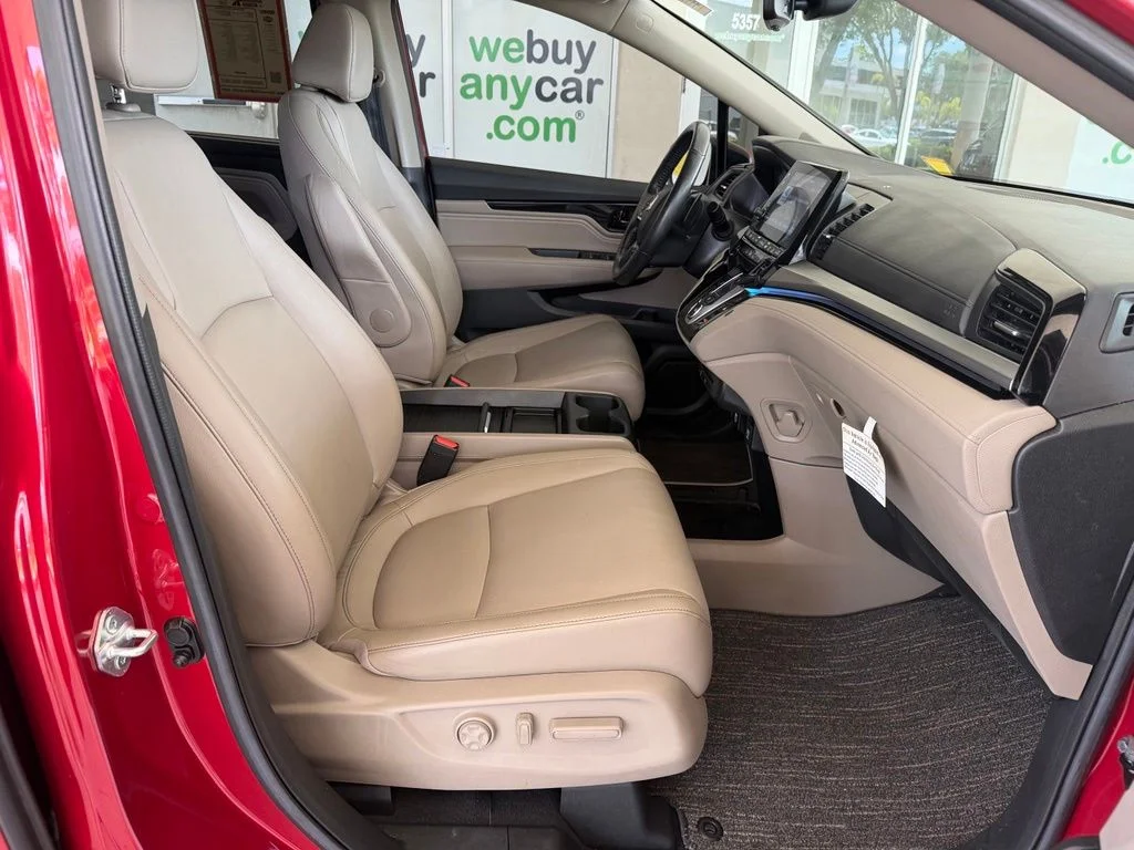 Used 2023 Red Honda Touring image 23