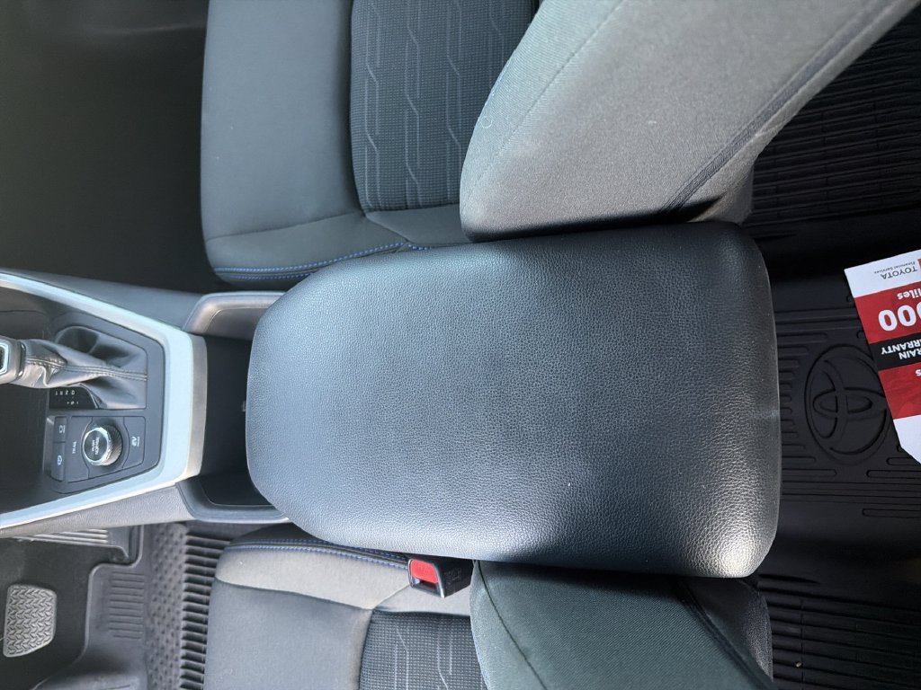 2024 Toyota RAV4 SE - Photo 25