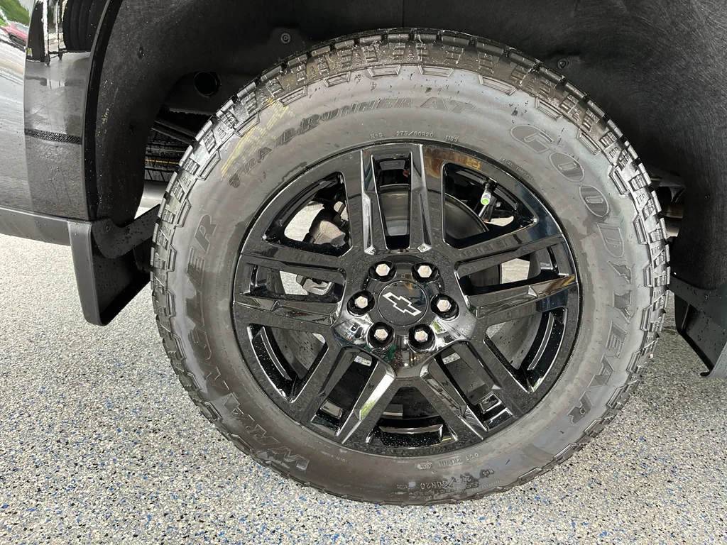 New 2026 Black Chevrolet High Country image 33