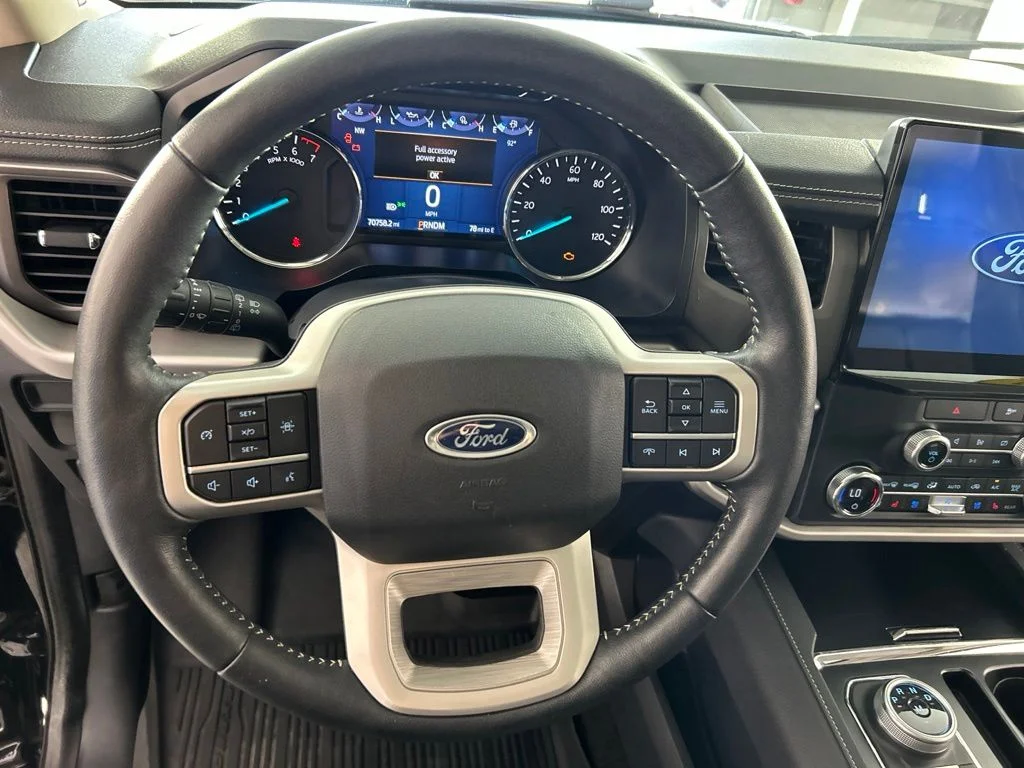 Used 2022 Black Ford XLT image 15
