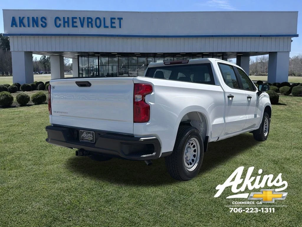 New 2026 Summit White Chevrolet WT image 5