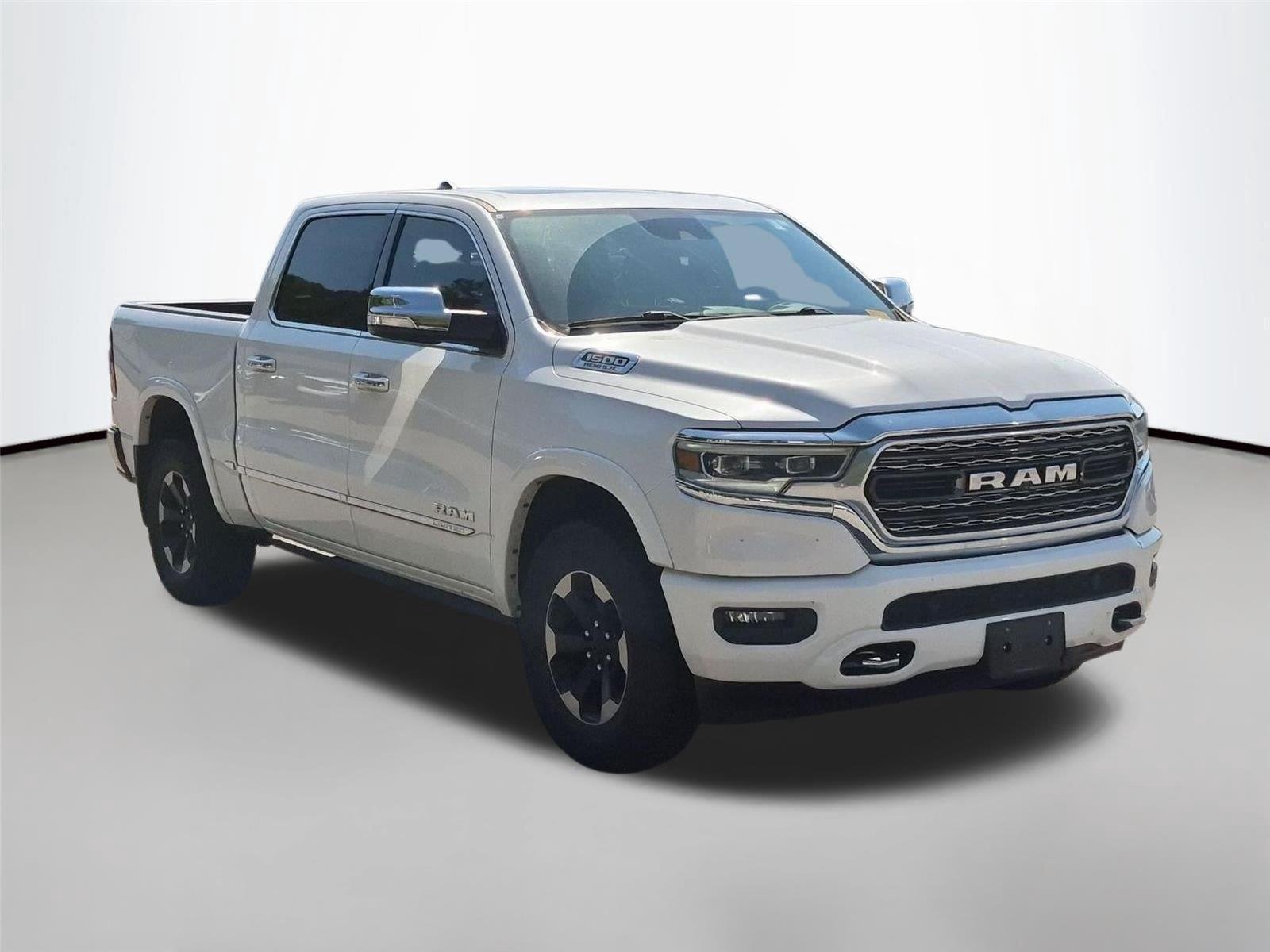 Used 2019 Ivory White Tri-Coat Pearlcoat Ram Limited image 7