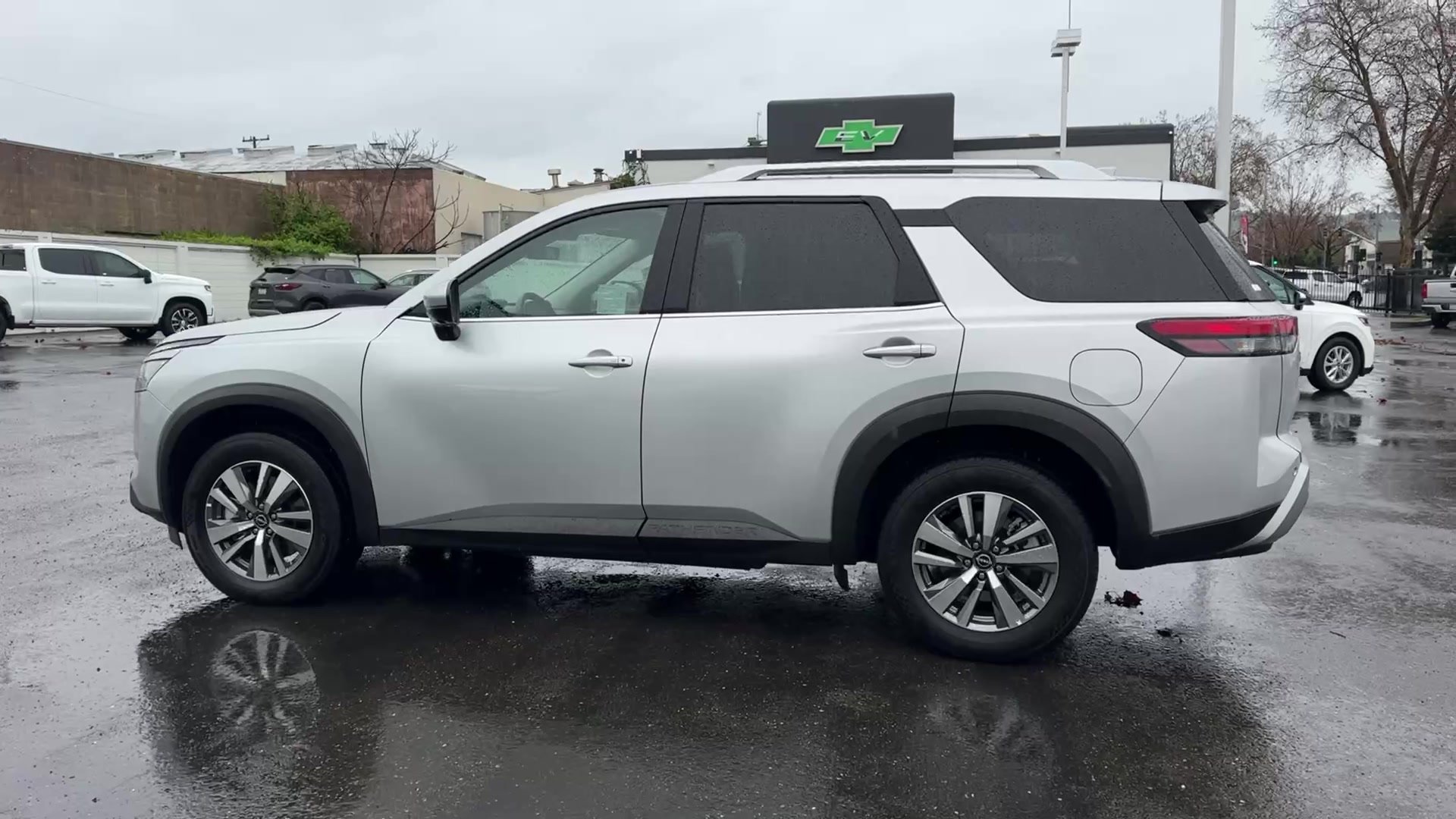 2025 Nissan Pathfinder SL - Photo 33