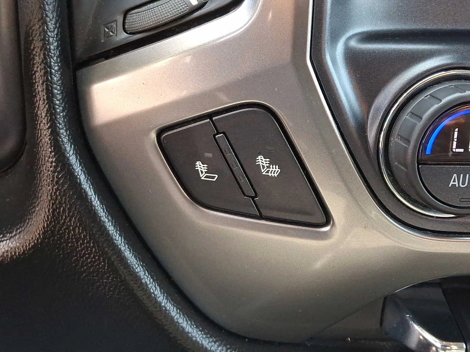 Used 2018 Silver Ice Metallic Chevrolet LT image 22
