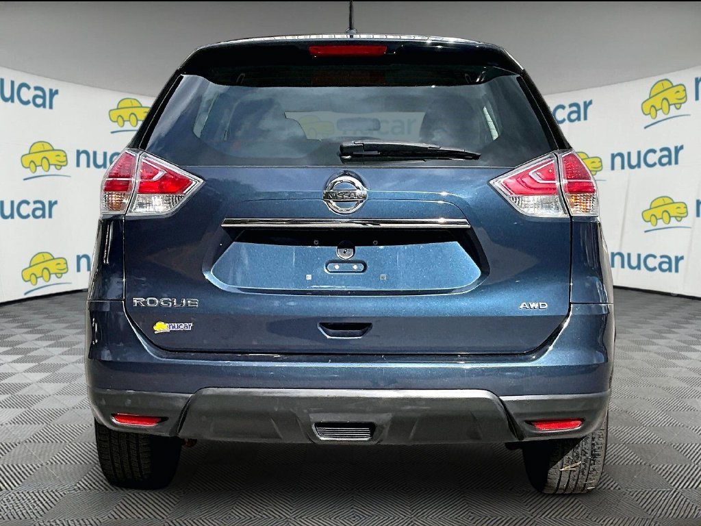 Used 2015 Arctic Blue Metallic Nissan S image 5