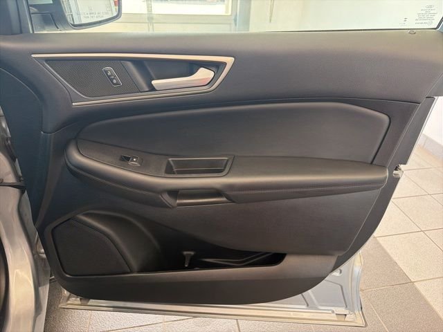 Used 2022 Silver Ford SEL image 13