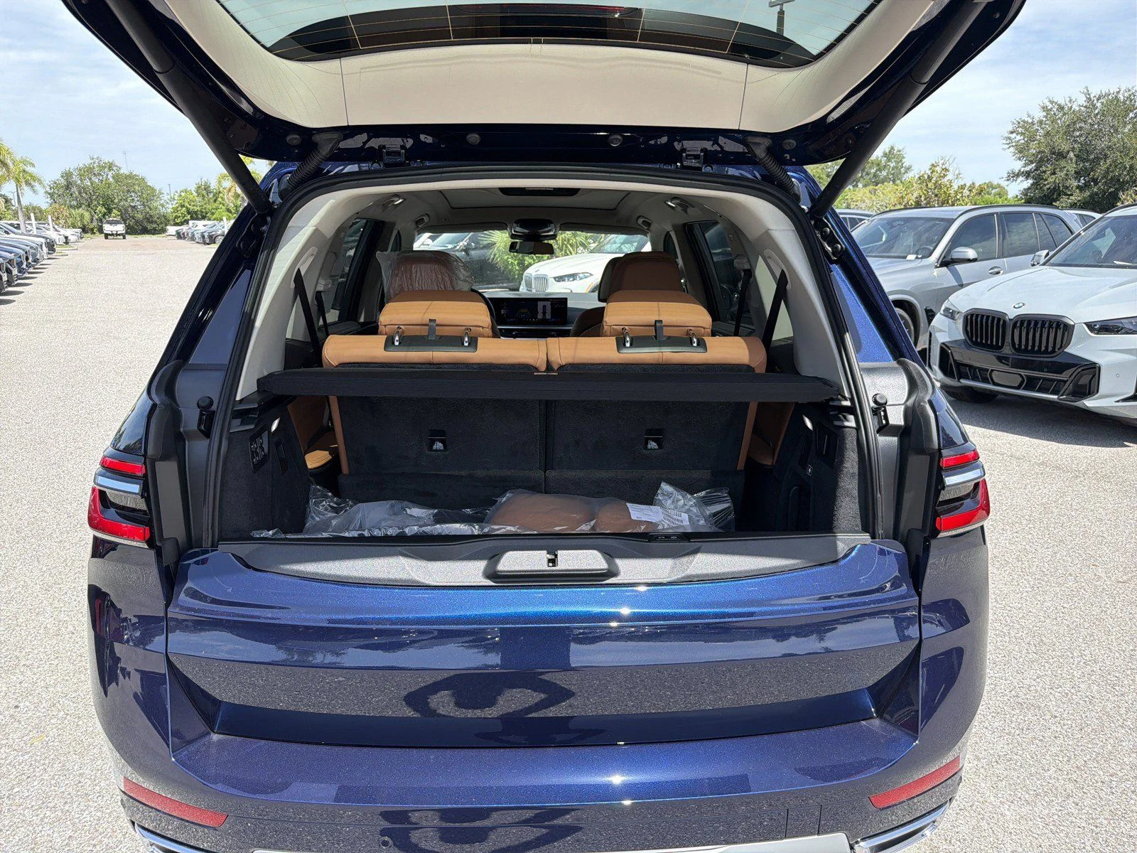 New 2027 Tanzanite Blue II Metallic BMW xDrive40i image 12