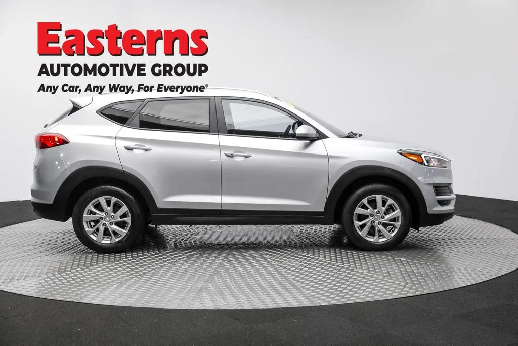 Used 2019 Silver Hyundai Value image 4