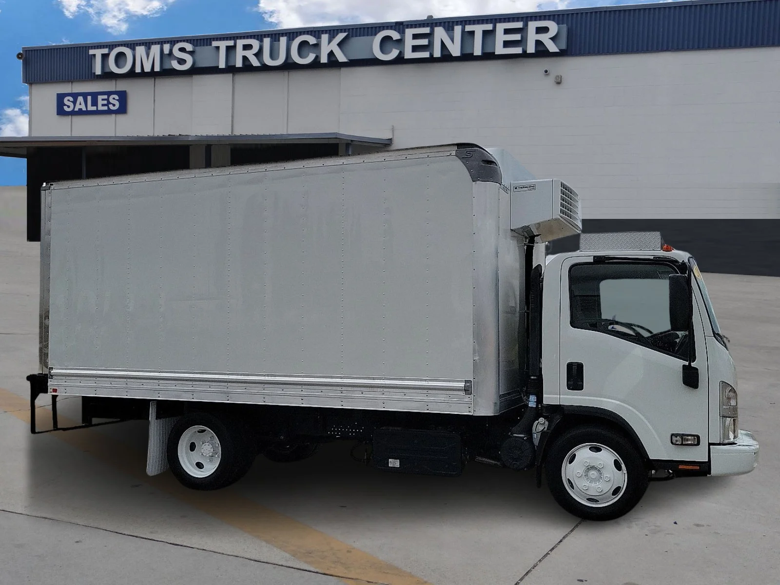 2020 Isuzu NQR's photo
