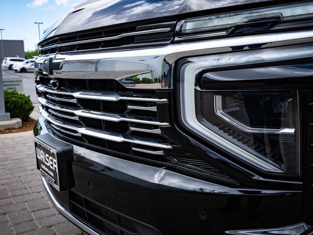Used 2025 Black Chevrolet Premier image 3