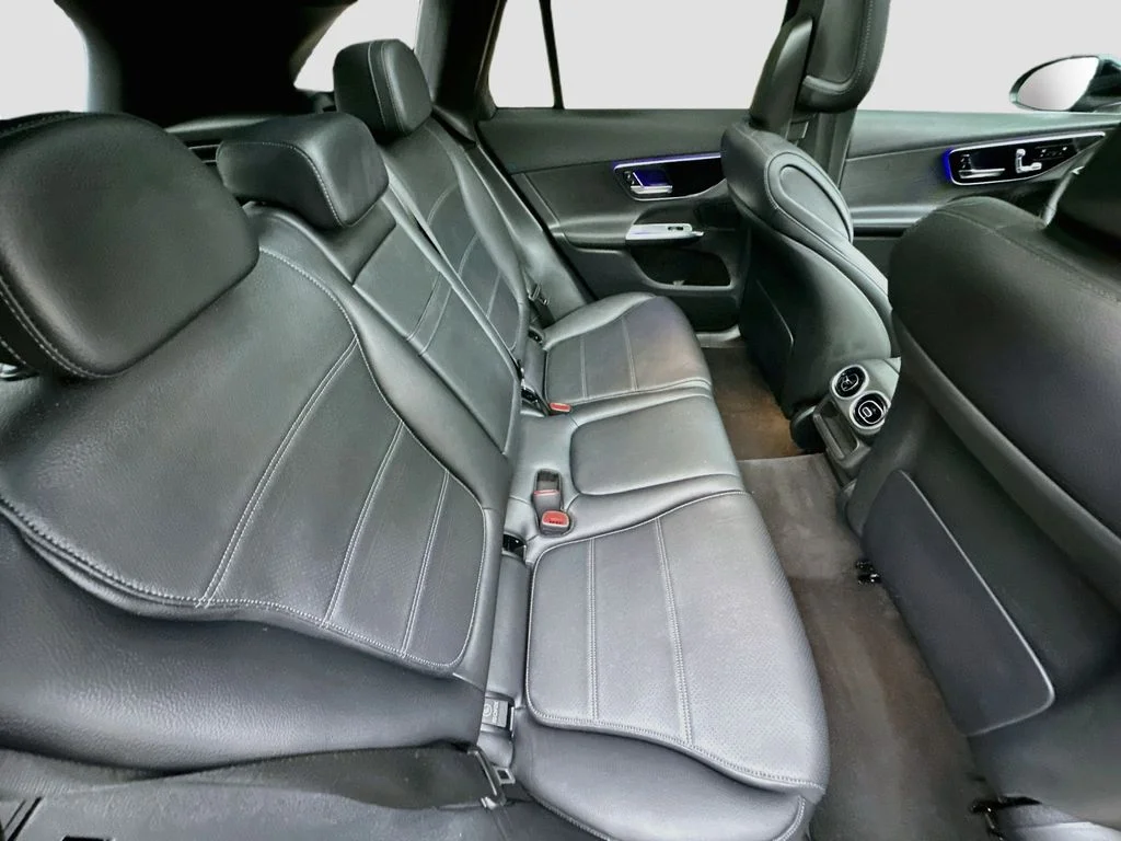 Used 2025 Black Mercedes-Benz GLC 300 image 27