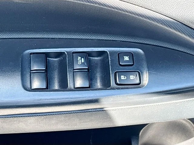 Used 2024 Gray Mitsubishi ES image 17