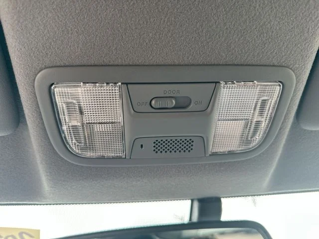 Used 2015  Honda Base image 38