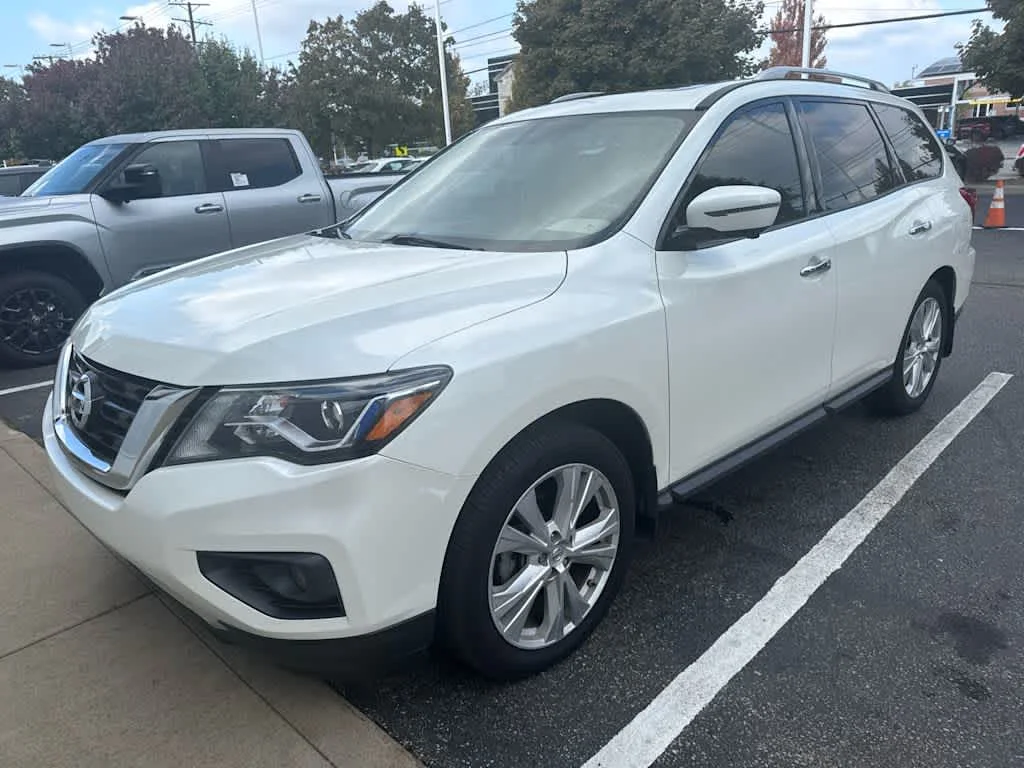 2018 Nissan Pathfinder SL