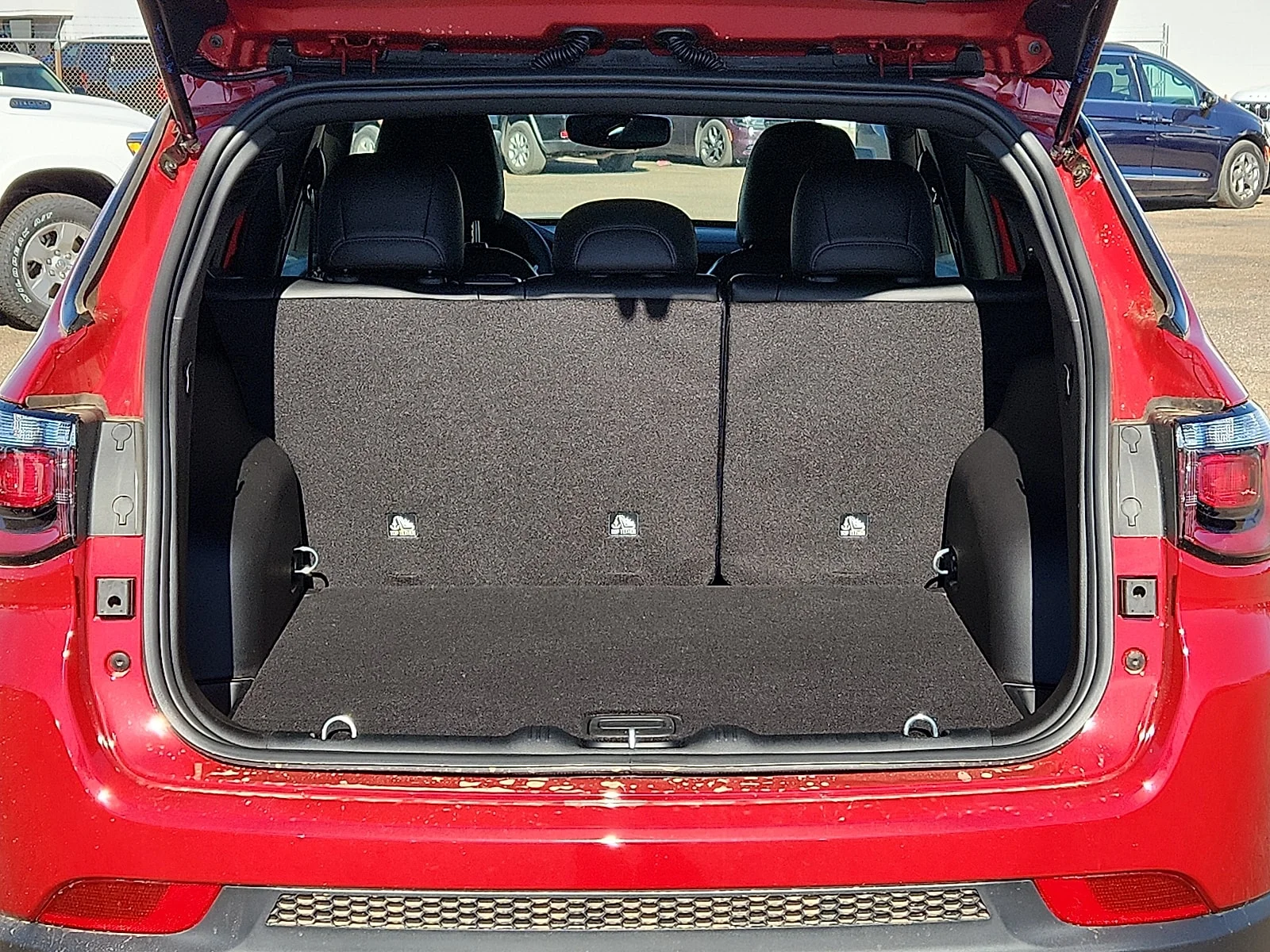 New 2026 Red Jeep LATITUDE ALTITUDE 4X4 image 9