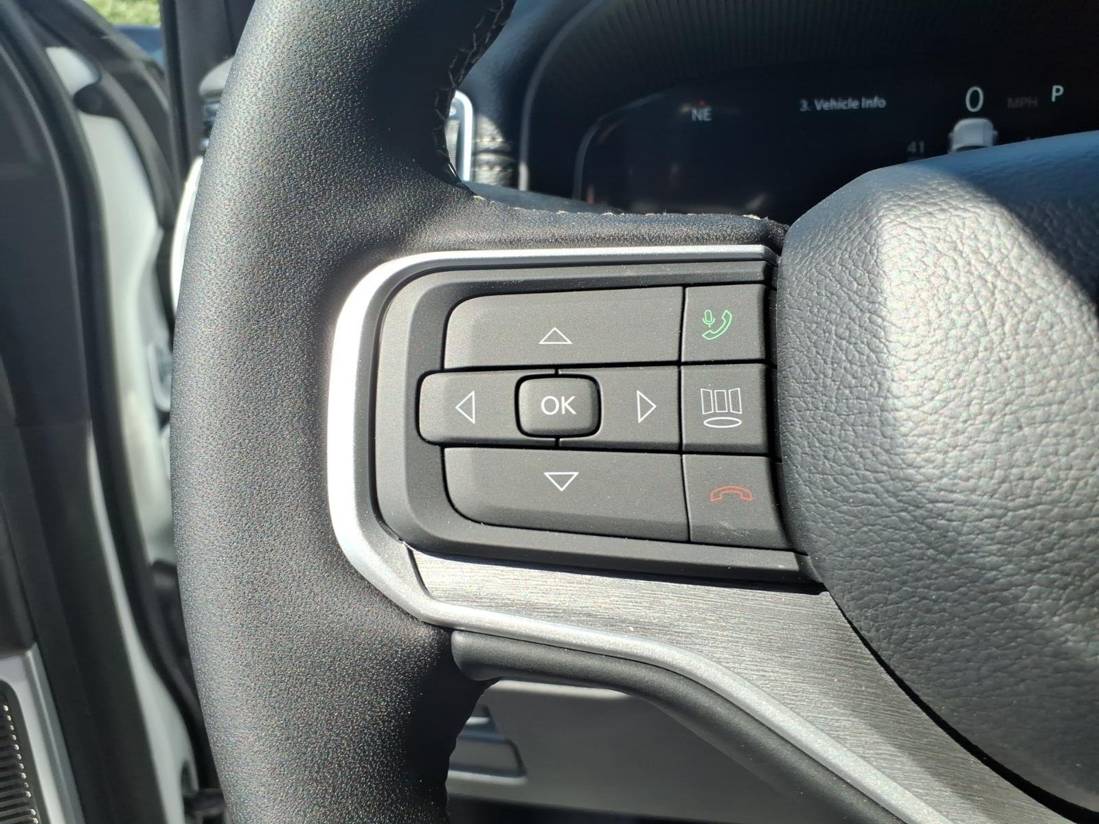 New 2026 Bright White Clear-Coat Exterior Paint Jeep Limited Altitude image 18