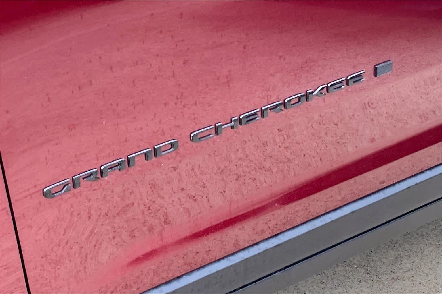 New 2026 Velvet Red Pearlcoat Jeep Laredo Altitude image 15
