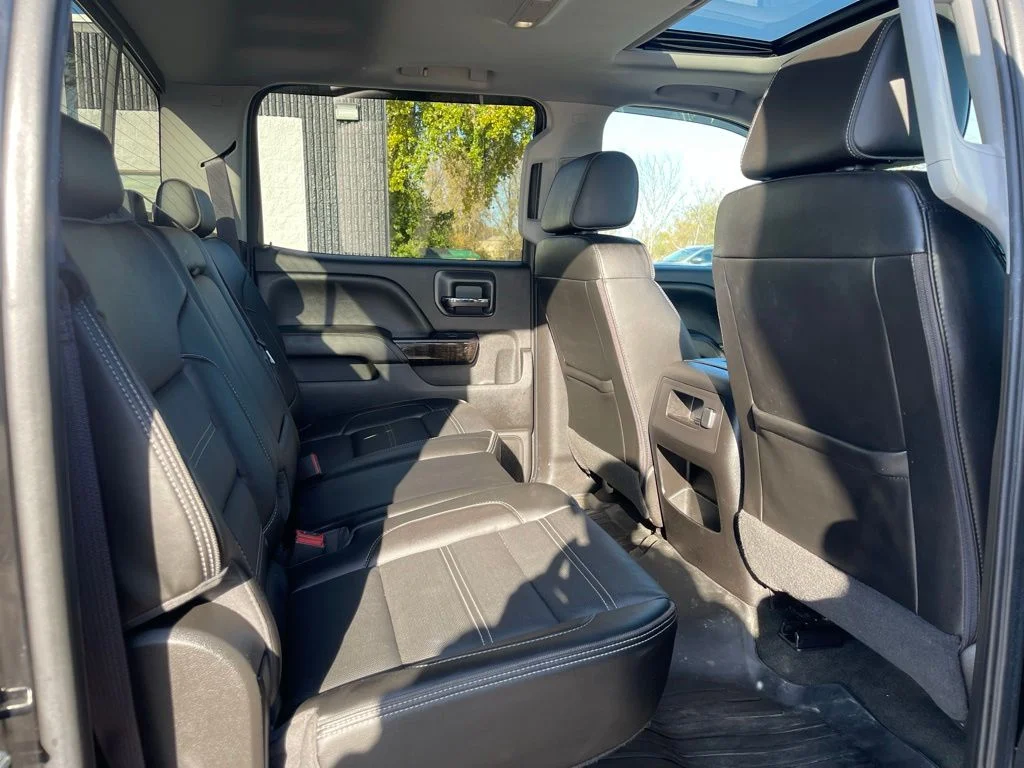 Used 2016 Black GMC Denali image 31
