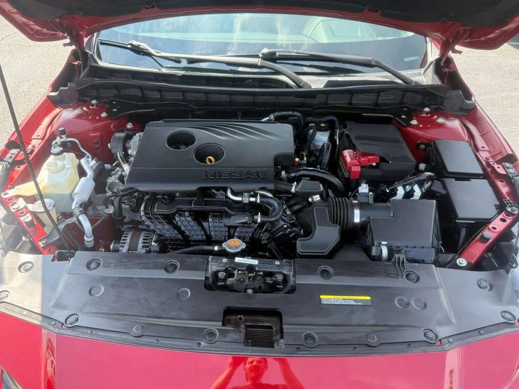 Used 2020 Red Nissan 2.5 SR image 59