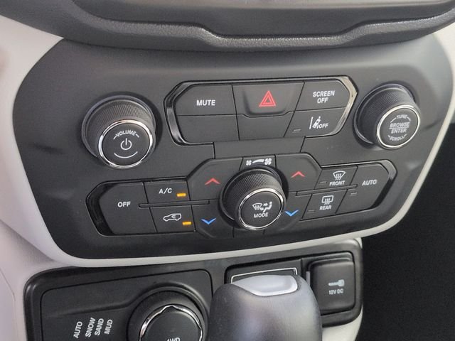 Used 2022 Gray Jeep Limited image 24