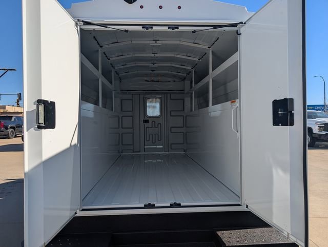 New 2025 Summit White Chevrolet 1WT image 7