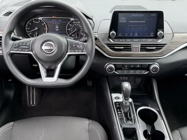 Used 2024 Silver Nissan 2.5 SV image 9